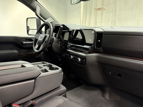 New 2026 GMC Sierra 2500 SLE image 15
