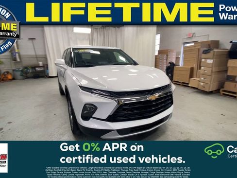 Used 2025 Chevrolet Blazer LT FWD image 3