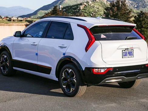 New 2026 Kia Niro Wind FWD image 6