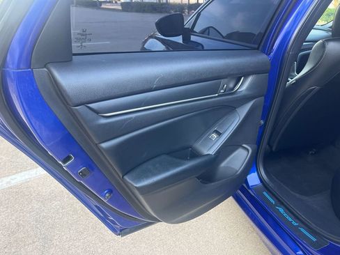 Used 2018 Honda Accord Sport image 16
