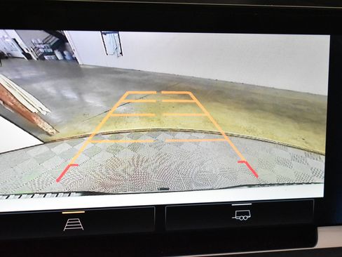 Used 2025 Chevrolet Silverado 1500 LT image 30