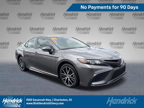 Used 2023 Toyota Camry SE FWD image 1