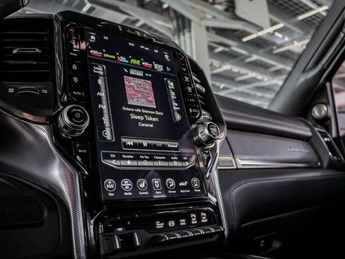 Used 2019 RAM 2500 Limited image 15