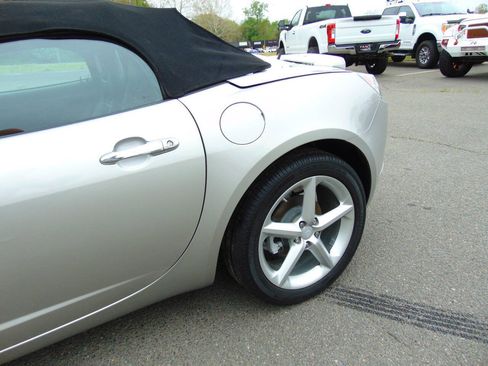 Used 2008 Saturn Sky w/ Premium Trim Package RWD image 22