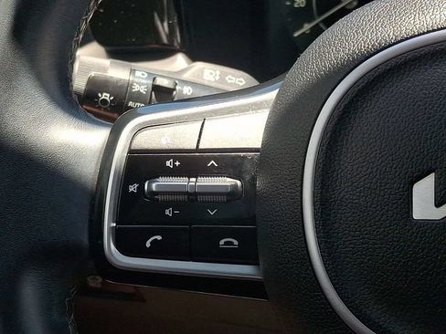 Certified 2023 Kia Sorento SX FWD image 23
