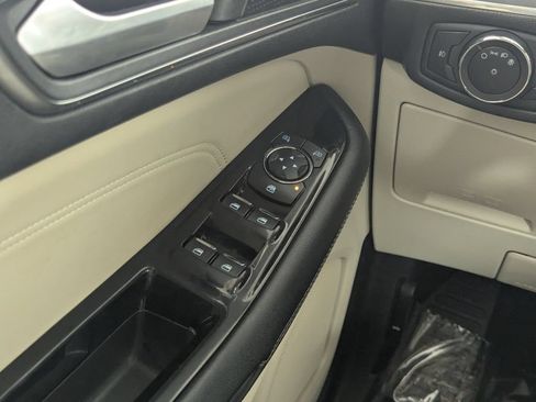 Used 2020 Ford Edge Titanium FWD image 15