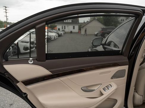 Used 2019 Mercedes-Benz S 560 4MATIC Sedan image 9