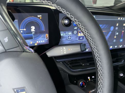 New 2026 Chevrolet Equinox EV LT image 22