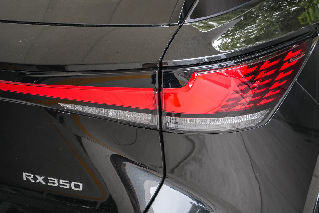 Used 2024 Lexus RX 350 FWD w/ Technology Package image 7