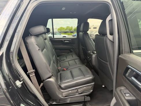 Used 2025 Chevrolet Tahoe LS RWD image 16