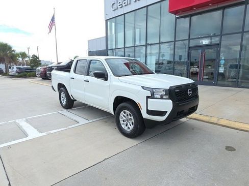 Used 2025 Nissan Frontier S image 3