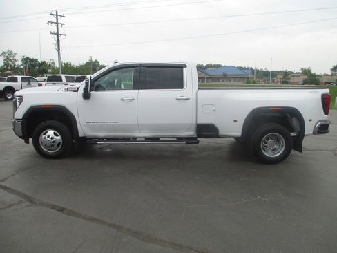 Used 2024 GMC Sierra 3500 SLT w/ SLT Convenience Package AWD/4WD image 13