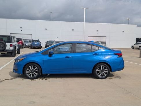 Used 2024 Nissan Versa SV FWD image 3