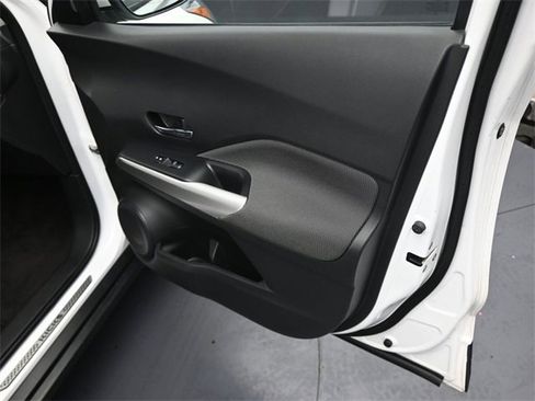 Used 2018 Nissan Kicks SV image 27