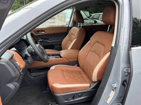 New 2026 Nissan Pathfinder Platinum AWD/4WD image 15