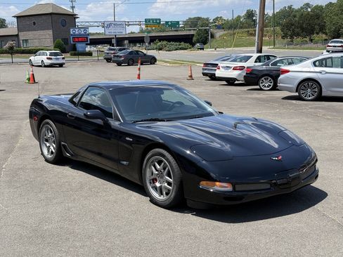 Used 2004 Chevrolet Corvette Z06 w/ Memory Package RWD image 2