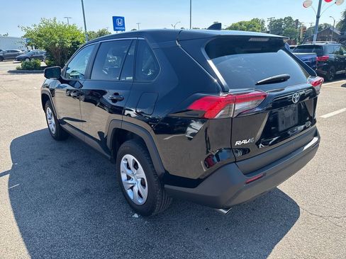 Used 2025 Toyota RAV4 LE AWD/4WD image 5