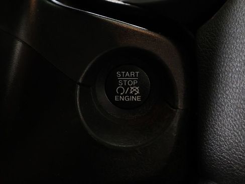 Used 2020 Jeep Renegade Altitude FWD image 34