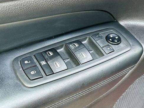 Used 2020 Jeep Grand Cherokee Laredo image 18