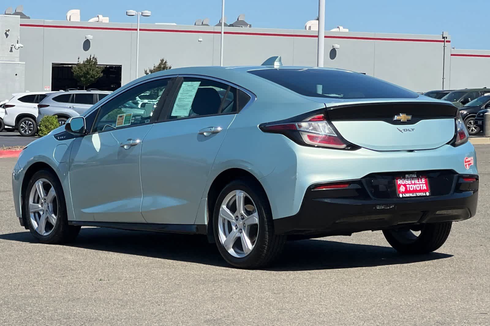 Used 2018 Chevrolet Volt LT FWD image 7