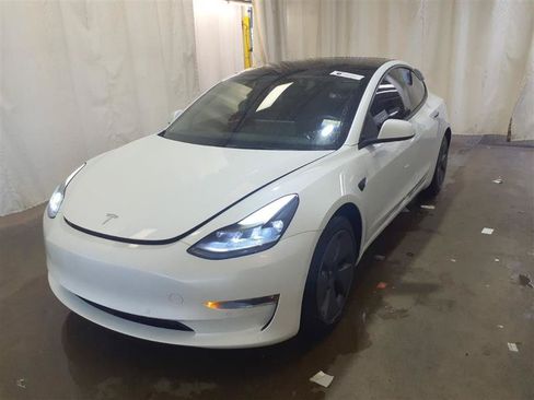 Used 2022 Tesla Model 3 Long Range AWD/4WD image 3
