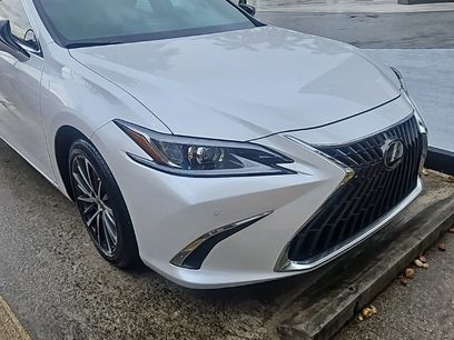 Certified 2025 Lexus ES 350 w/ Premium Package