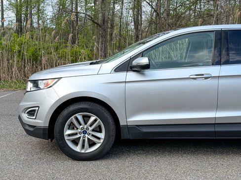 Used 2018 Ford Edge SEL w/ Equipment Group 201A AWD/4WD image 9