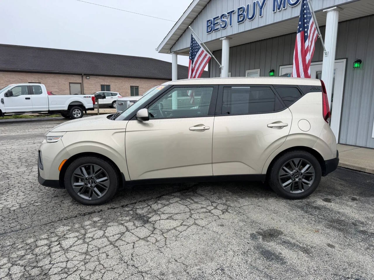 Used 2020 Kia Soul EX FWD image 2