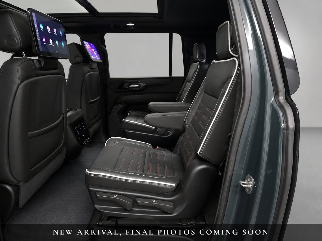 Used 2025 GMC Yukon XL AT4 Ultimate AWD/4WD image 3