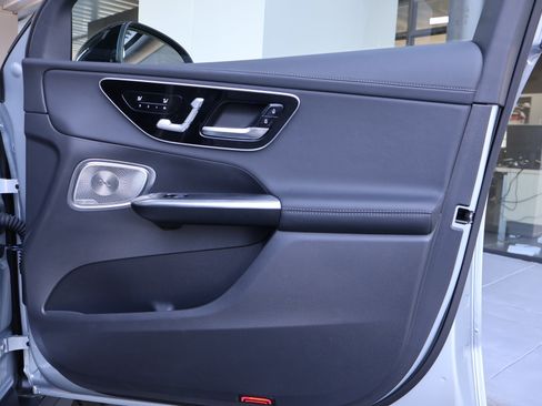 Used 2024 Mercedes-Benz GLC 300 4MATIC image 29