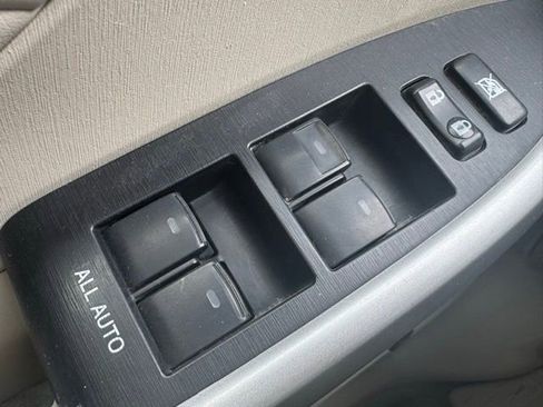 Used 2011 Toyota Prius Four image 33