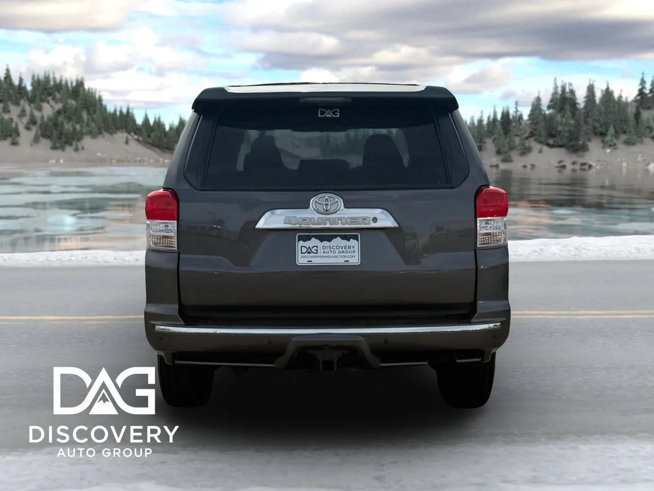Used 2010 Toyota 4Runner SR5 w/ Convenience Pkg AWD/4WD image 4