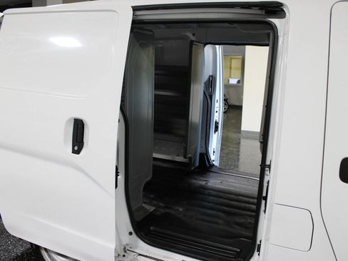 Used 2015 Nissan NV200 SV FWD image 21