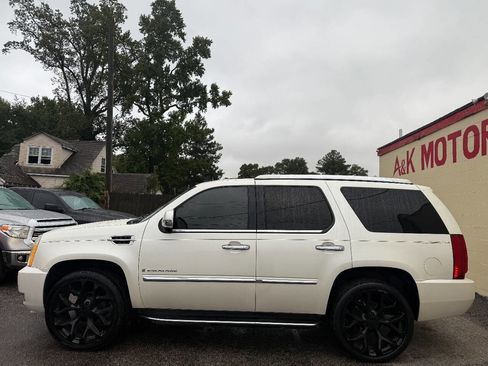 Used 2007 Cadillac Escalade 2WD w/ Information Package image 7