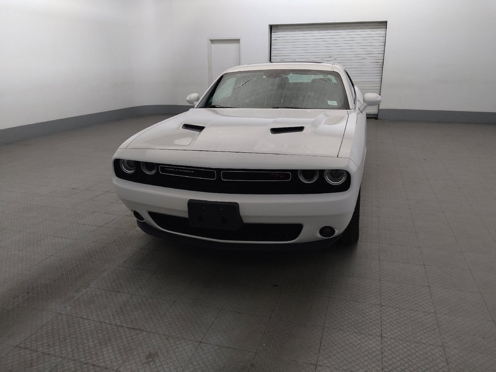Used 2016 Dodge Challenger R/T w/ Driver Convenience Group RWD image 15