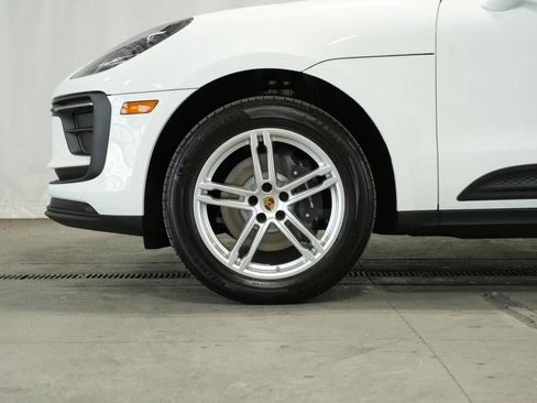 Certified 2025 Porsche Macan image 41