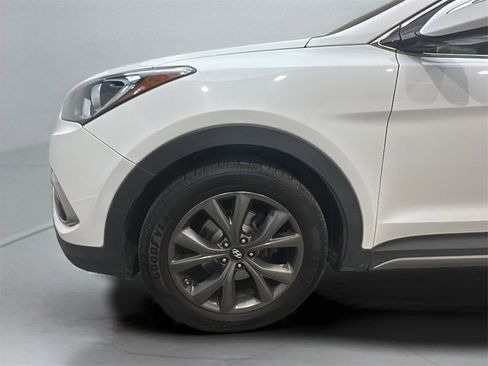 Used 2017 Hyundai Santa Fe Sport image 31