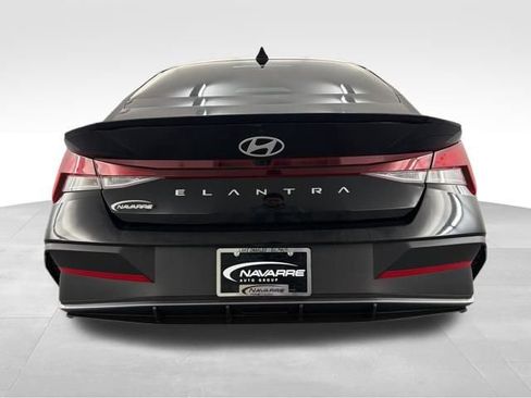 Certified 2025 Hyundai Elantra Sport image 8