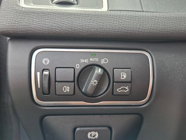 Used 2016 Volvo XC60 T5 Premier w/ Proximity Package FWD image 29