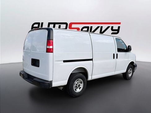 Used 2025 Chevrolet Express 2500 w/ Driver Convenience Package RWD image 7
