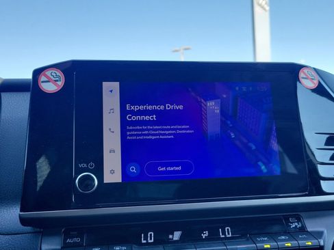 Used 2025 Toyota Camry SE image 16