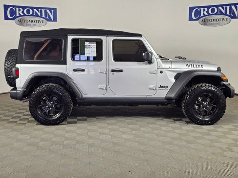 Used 2024 Jeep Wrangler Unlimited Sport AWD/4WD image 27