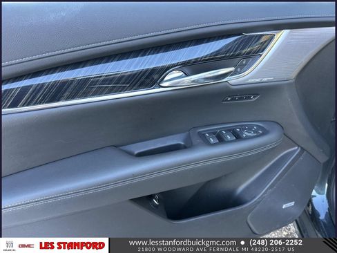 Used 2023 Cadillac XT6 Premium Luxury image 16