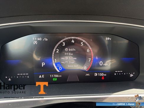 Used 2024 Volkswagen Tiguan SE w/ Panoramic Sunroof Package image 15