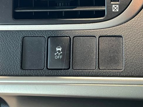 Used 2014 Toyota Camry SE w/ Moonroof Package FWD image 28