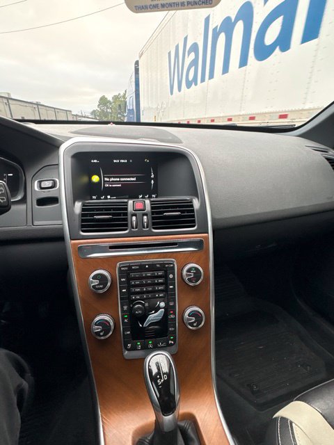 Used 2016 Volvo XC60 T5 Platinum w/ Protection Package FWD image 9