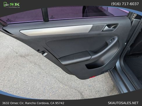 Used 2017 Volkswagen Jetta SE FWD image 25