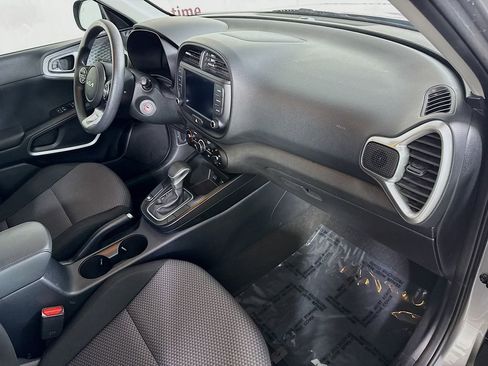 Used 2024 Kia Soul LX w/ Option Group 015 FWD image 30