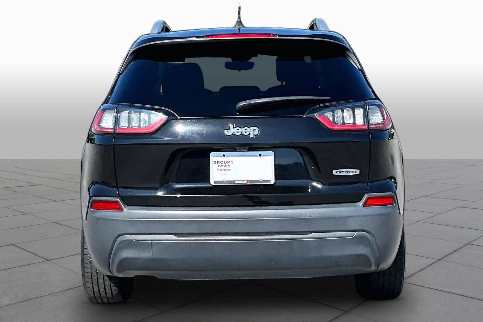 Used 2021 Jeep Cherokee Latitude FWD image 5