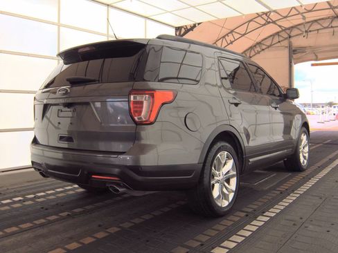 Used 2018 Ford Explorer XLT w/ Equipment Group 202A FWD image 7